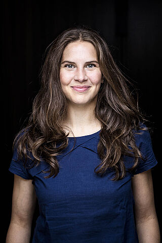 Porträt der Schauspielerin Claudia Friebel.