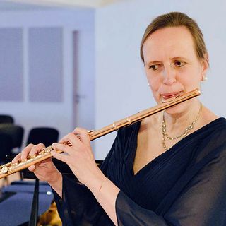 Porträtfoto der Flötistin Annette Hermeling